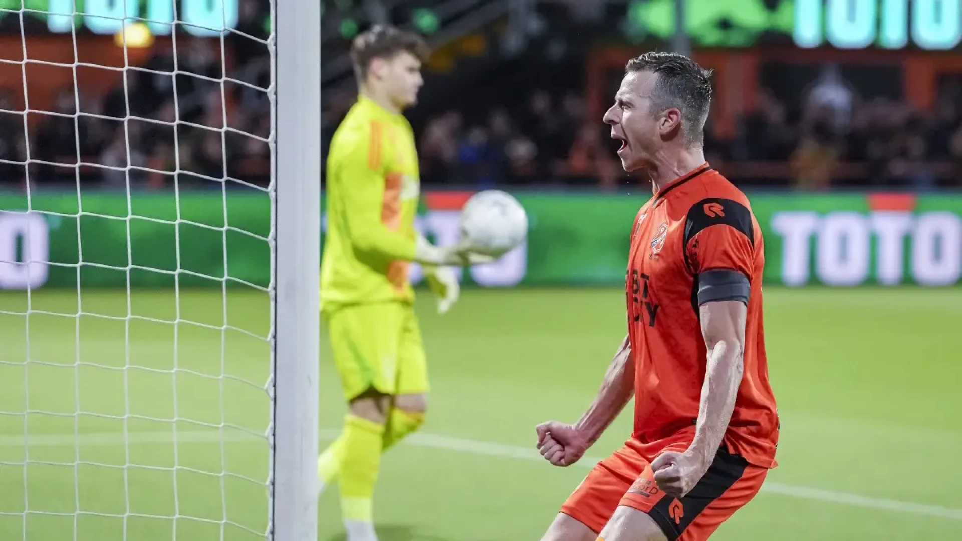 FC Volendam v FC Twente cover